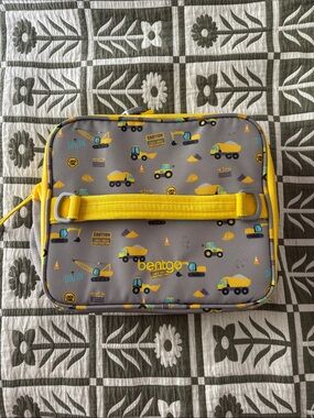 Bentgo Kids Gray Construction Print Lunch Bag with Yellow Trim